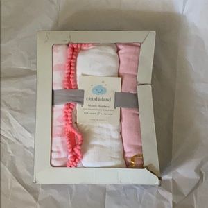 Could Island Baby girl muslin blankets